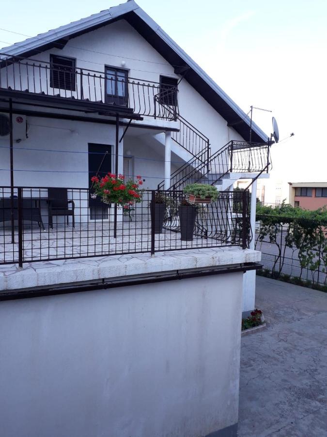 Kuca Za Odmor Varos Villa Vrlika Luaran gambar